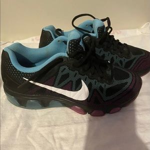 Nike women’s sneakers
